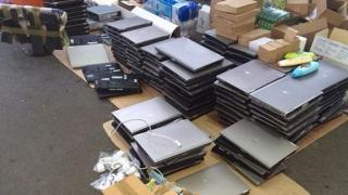 حجز 130 حاسوبا مهربا ومبالغ بالعملة الصعبة بميناء طنجة