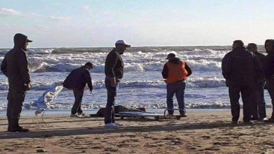 شاطئ أكلو ضواحي سيدي افني يلفظ جثة طفل في 15 سنة من عمره