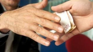 الحبس النافذ لرئيس جماعة بإقليم تارودانت ضبط متلبسا بالرشوة