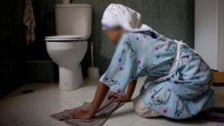 رئاسة النيابة العامة تدعو الوكلاء العامين للملك ووكلاء الملك إلى مراعاة أحكام القانون المتعلق بالعاملات والعمال المنزليين