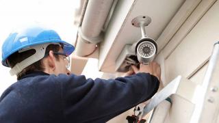 لفتيت يطالب الفنادق والمحلات التجارية الكبرى بالكاميرات المراقبة واشتغالها لـ24/24