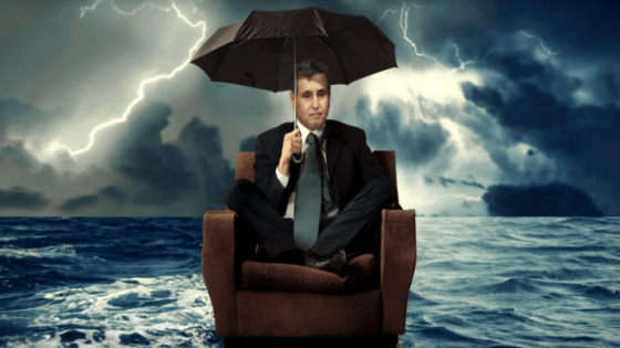 أربع هفوات أسقطت أخنوش من أعين المغاربة ليخرح من الباب الخلفي للسياسة