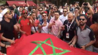 الجماهير المغربية بروسيا تتفق على ترديد إسم ‘بوحدوز’ أمام البرتغال لدعمه نفسياً والوقوف بجانبه