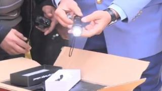 حجز 23 وحدة من المصابيح الصاعقة و العصي الكهربائية بأكادير و إعتقال شخصين متهمين بترويجها