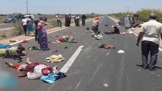 15 جريح أربعة في حالة خطيرة بعد إنقلاب سيارة لنقل العمال الزراعيين ببيوكرى