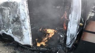 تفحم جثت 3 اشخاص بعد اصطدام شاحنتين شمال أكادير