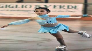 قصة أصغر متزلجة في إيطاليا: المغربية صوفيا فراجي تتحدى محترفي التزلج الفني