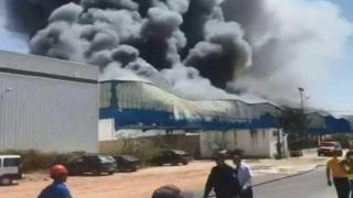 حريق مهول يشب في مستودع للمواد الغذائية بالمحمدية