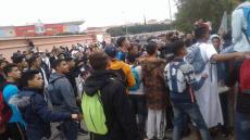 تلاميذ انزكان يرفضون التمدرس و يحتجون داخل المديرية الاقليمية للتعليم على التوقيت الجديد