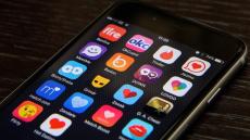 خطير..تطبيقات تابعة لأبناك ومؤسسات عمومية بالمغرب تتجسس على مستخدميها (فيديو)