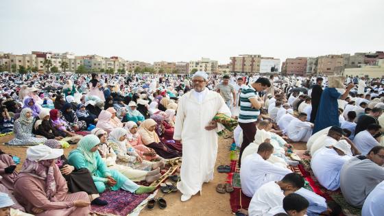 SALE, MOROCCO - JUNE 26 : Moroccan Muslims gather to perform Eid al-Fitr prayer in Sale, Morocco on June 26, 2017. Eid al-Fitr is a religious holiday celebrated by Muslims around the world that marks the end of Ramadan, Islamic holy month of fasting. (Photo by Jalal Morchidi/Anadolu Agency/Getty Images)