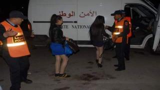 الامن يداهم شقة بأكادير و يعتقل شابتين مغربيتين بين أحضان خليجيين في وضع مخل بالحياء