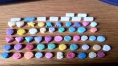 حبوب الاكستازي تطيح بعشريني ببيوكرى