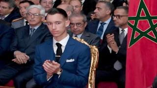 الأمير الأنيق ، الوسيم يشعل “الإنستغرام” بصورة في أكادير