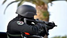 الرباط : مقدم شرطة يضطر لاستعمال سلاحه ضد كلب شرس حرضه صاحبه على الشرطة