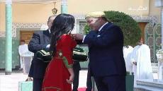 هل يسقط بقوة القانون الوسامين الملكيين عن دنيا بطمة ؟؟