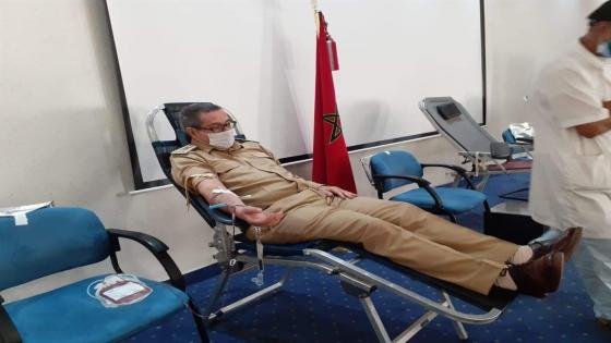 الوالي حجي  يشارك في حملة التبرع بالدم الى جانب أطر وموظفي عمالةأكادير إداوتنان