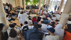 رئيس جامعة القاضي عياض يضطر الى فتح حوار مع طلبة كلية آسفي المعتصمين داخل إدارتها