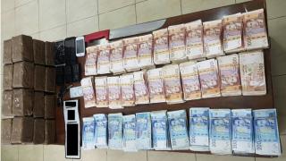 اعتقال 3 اشخاص و حجز 43 مليون سنتيم و 11 كلغ من الحشيش بأكادير
