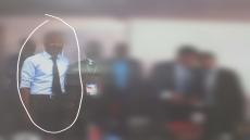 “صرخة” تعيد ربط خيوط علاقة نصاب أكادير بأستاذ جامعي ، له شهادة إبتدائية و دائم الحضور داخل قاعة الماستر ، و يرتدي بذلة أحد أفواجها فمن سمح له بكل هذا ؟؟