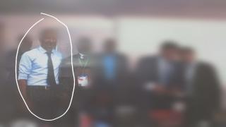 “صرخة” تعيد ربط خيوط علاقة نصاب أكادير بأستاذ جامعي ، له شهادة إبتدائية و دائم الحضور داخل قاعة الماستر ، و يرتدي بذلة أحد أفواجها فمن سمح له بكل هذا ؟؟