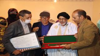 تيزنيت … تكريم هرم السياحة بالجنوب محمد الأغظف الشيخ ماء العينين مندوب وزارة السياحة بٌاقاليم ورزازات وتنغير وزاكورة