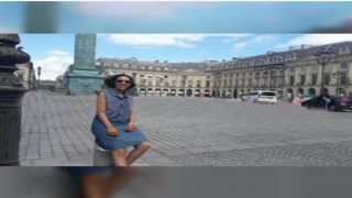 صورة جديدة لماء العينين : فستان قصير و أطراف عارية