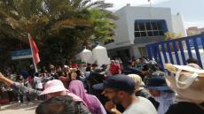 طلبة كلية آسفي يحتجون ضد قرار جائر لشركة النقل فيكتاليا أمام بوابتها الرئيسية 