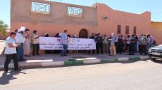 ربورتاج: بدعم من النقابات، أساتذة م.م أكجكال بطاطا يُطالبون بحل نهائي “لتسلط” مديرهم.