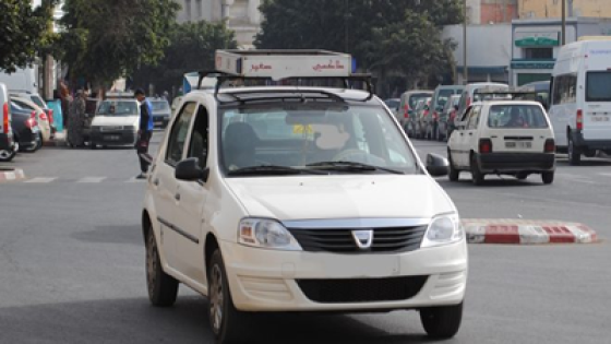 القنيطرة: تلاعبات سائقي سيارات الأجرة الصغيرة تثير استياء المواطنين