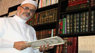 “الريسوني” يتهم السعودية بـ”تسييس” الحج ويطالبها برفع يدها عنه