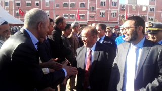 بالموازاة مع تهيئة الطريق الرئيسية للقليعة … الساكنة تستقبل عامل إقليم إنزكان بالزغاريذ و الفرح