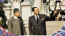L’AMBASSADE DES ETATS-UNIS AU MAROC RACONTE LA VISITE DU ROI MOHAMMED V AU PARC DISNEYLAND