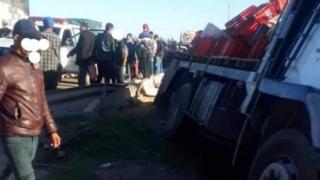 اولاد داحو: شاحنة لنقل الحوامض تدهس تلاميذا والحادث يسفر عن عدد من الضحايا بين قتيل و جرحى