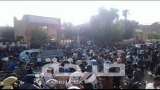 عاجل بالصور.. مئات التلاميذ بتارودانت ينتفضون ضد التوقيت المدرسي الجديد