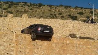 إصابة فتاتين بعد انقلاب سيارة بمنعرجات الموت المؤدية لأكادير أوفلا (+صور)