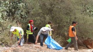 أنشطة ترفيهية و تطوعية وتحسيسية لردع ” البلاستيك ” من إجتياح ما تبقى من الأراضي الزراعية بأكلو .