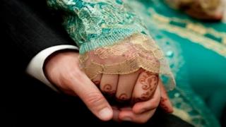 كمل العرس فالكوميسارية …إعتقال عريس بكلميم أقام عرسا رغم حالة الطوارئ