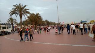 القوات المساعدة بأكادير تشن حملة واسعة ضد الباعة الجائلين بكورنيش المدينة