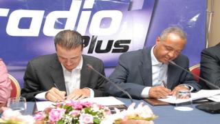 إذاعة راديو بلوس تختار أسلوب التهجير والتنقيل للتخلص من الصحافيين والتقنيين؟