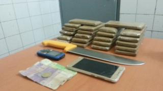 انزكان: حجز كيلوغرامين و نصف من مخدر الشيرا بالمحطة الطرقية