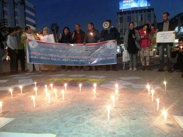 أكادير: فعاليات حقوقية تتحد في وقفة رمزية بالشموع لإحياء حقوق الإنسان