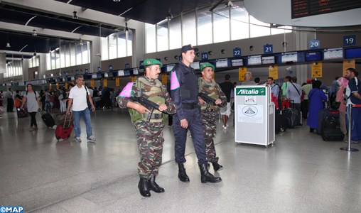 مكتب المطارات يرفع الحصار على مطار اكادير و يسمح لغير المسافرين بالولوج الى داخل مرافقه