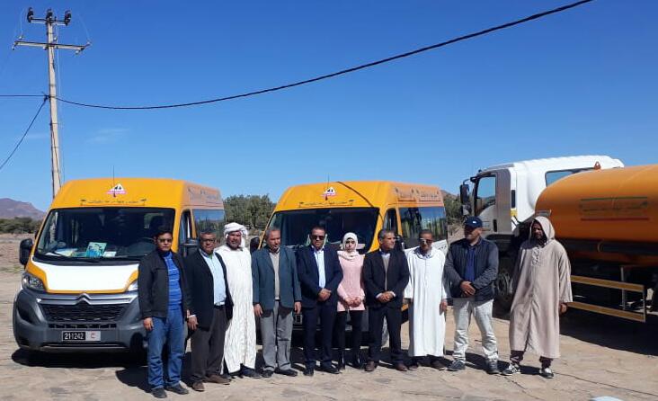 جهة درعة تافيلالت   يدعم جماعات بالشاحنات الصهريجية وحافلات النقل المدرسي