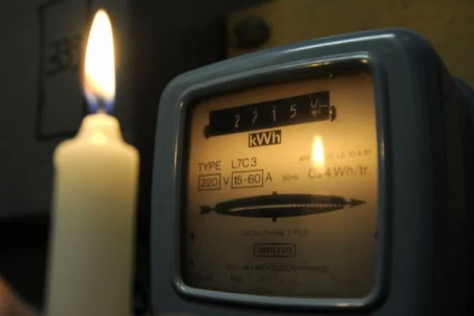 أزيد من عشرة أيام بلا كهرباء بدواوير كتامة ونواحيها