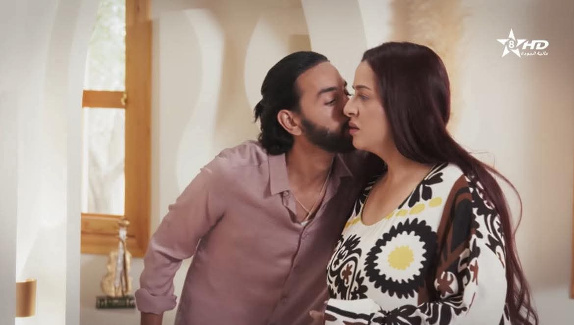 قبلة” رشيدة “وبولة” اسماعيل “تكسر تابوهات الدراما الأمازيغية ضمن حلقات مسلسل كريمة د استيس